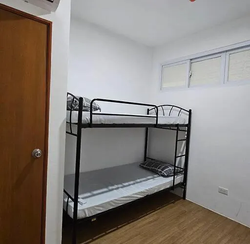 Cozy 2br Near J Park Apartment